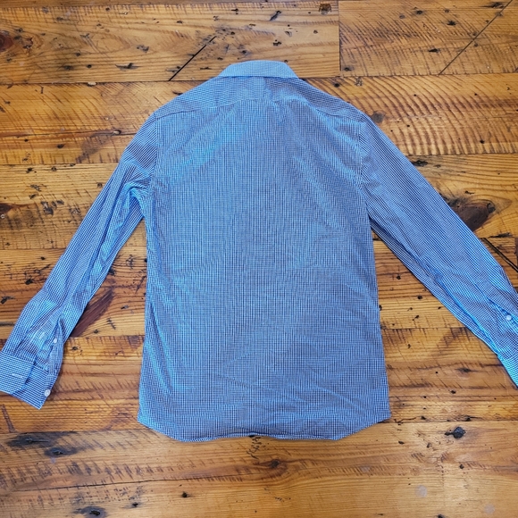 Men's Blue Checkered Banana Republic Button-Down - Picture 6 of 9